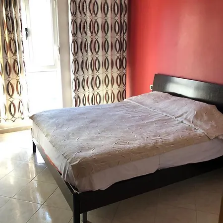 One Bed With Free Street Parking *
